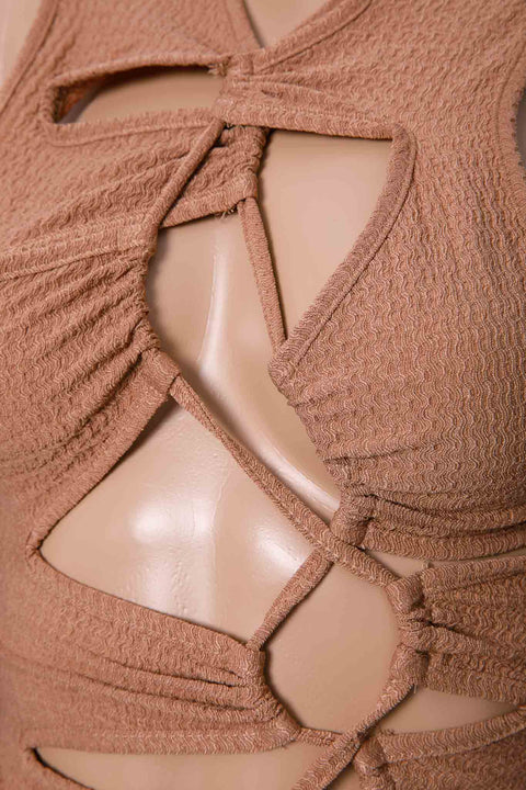 CUT-OUT TOP